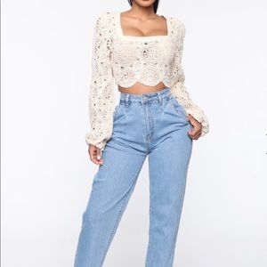 High waisted mom jeans 😎